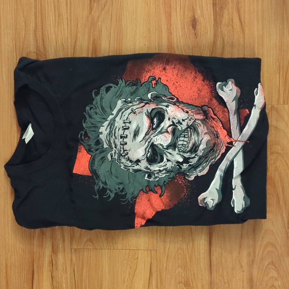Graphic tee
